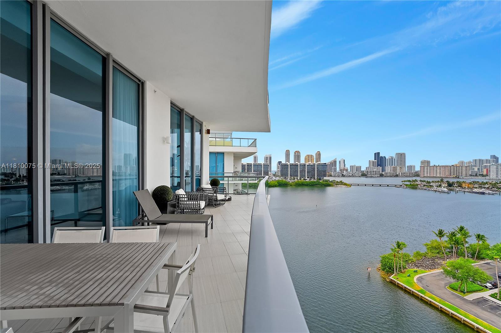 ECHO CONDO - Residential