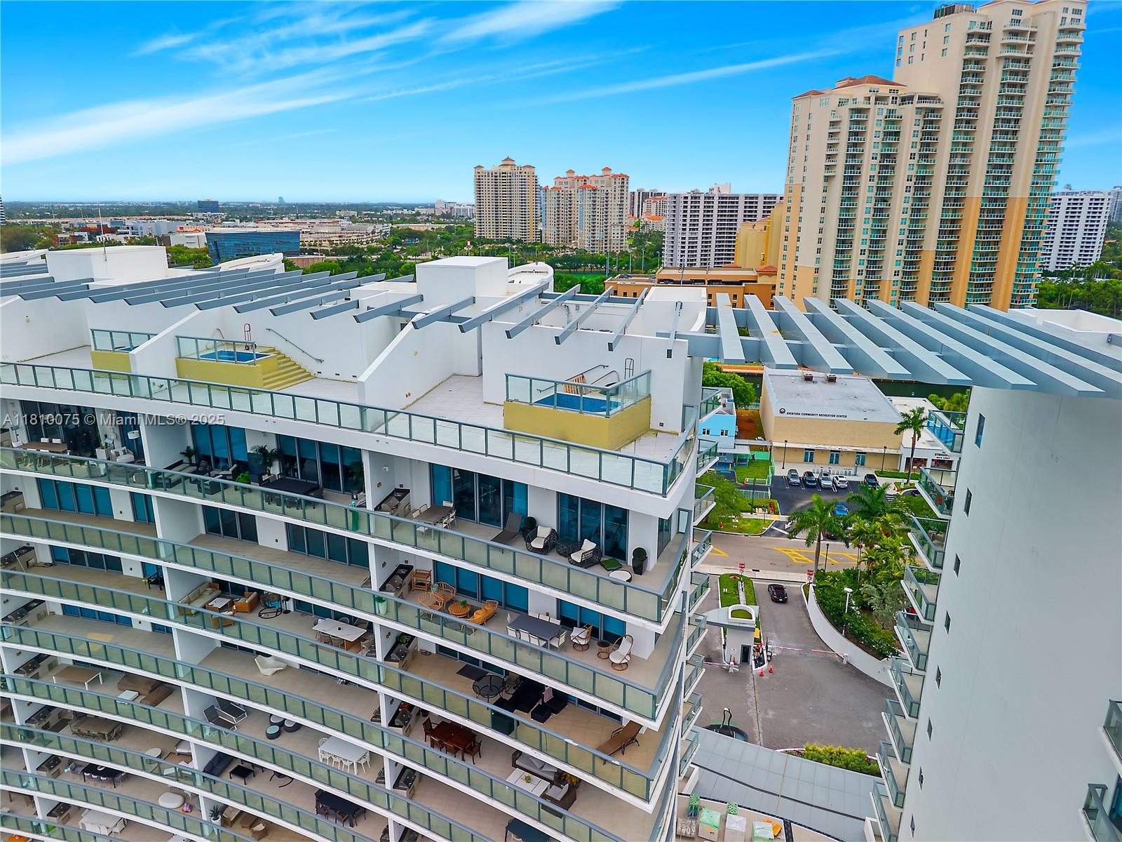 ECHO CONDO - Residential