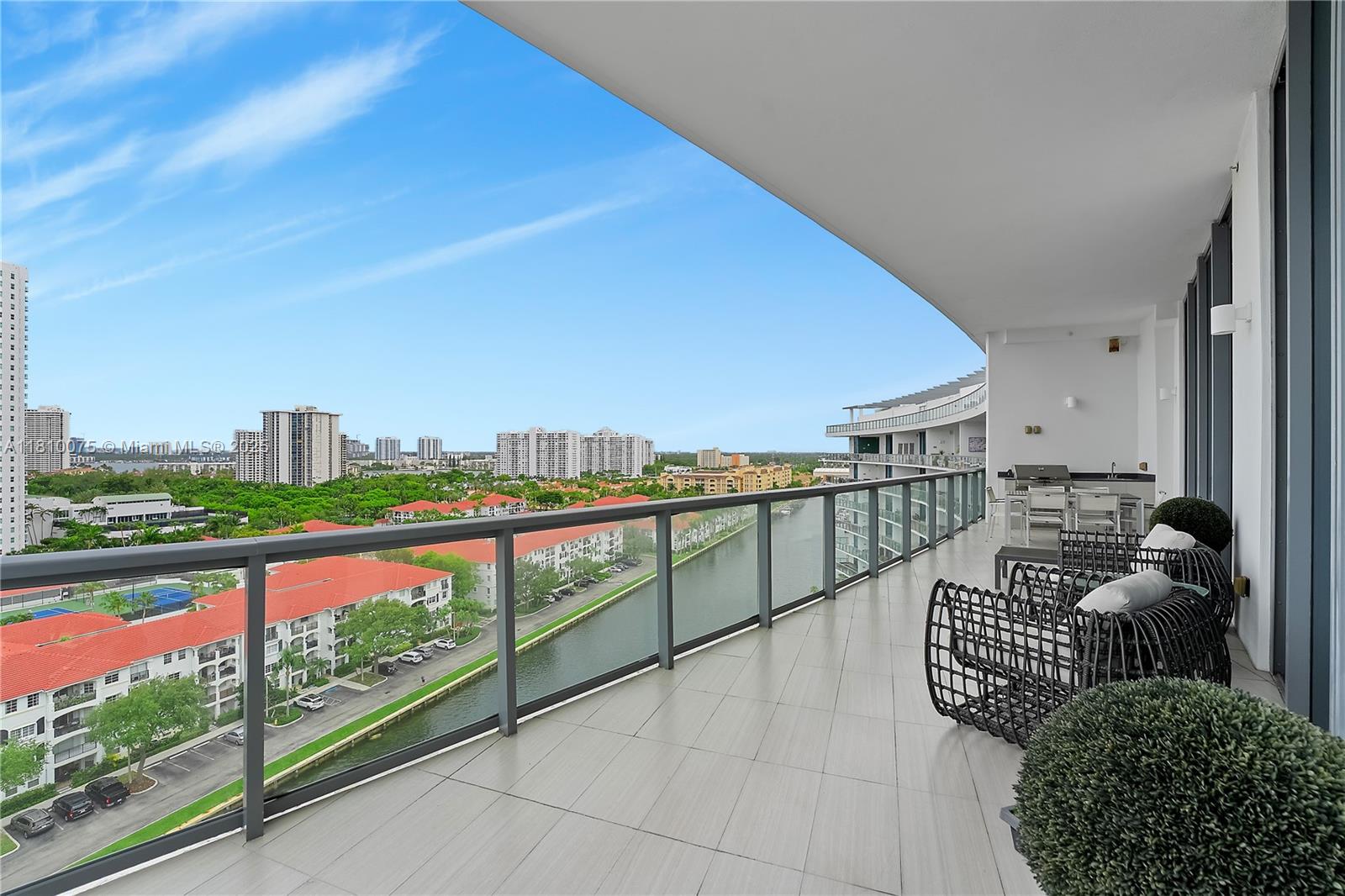ECHO CONDO - Residential