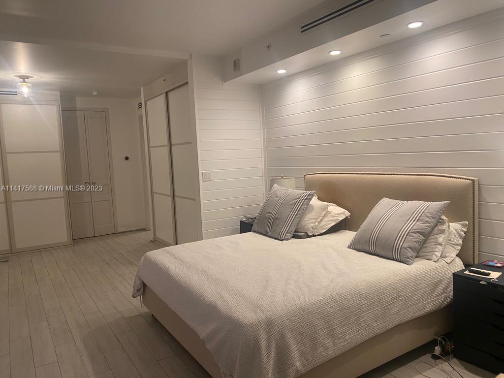 GRAND BAY RESIDENCES COND - Residential