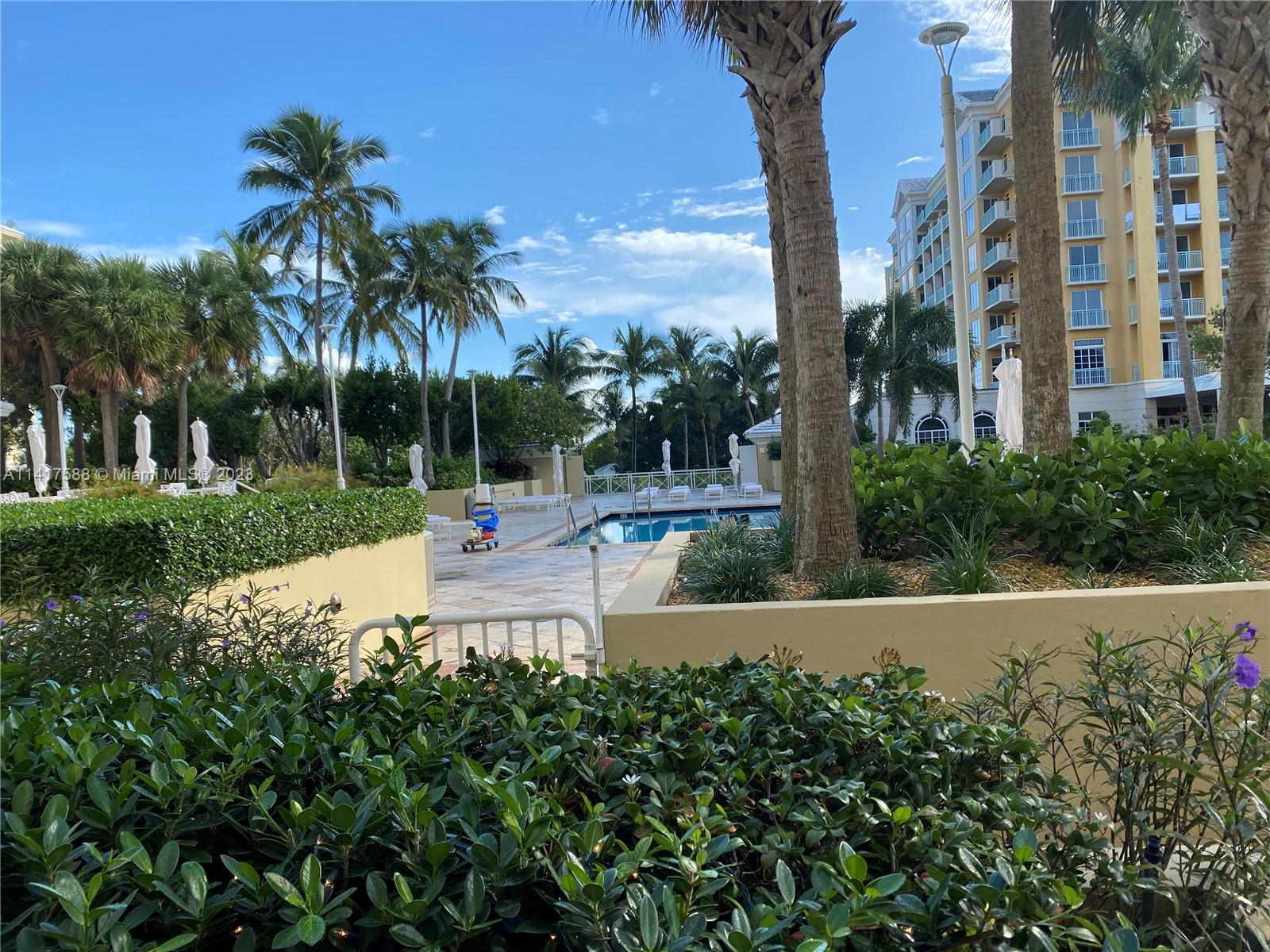 GRAND BAY RESIDENCES COND - Residential