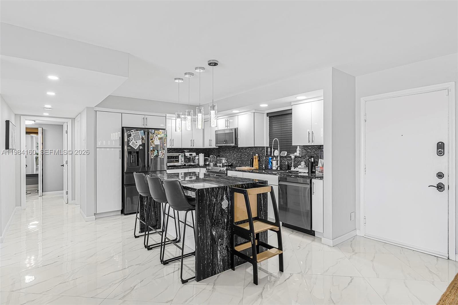 SUMMERTREE VILG CALIF CL - Residential