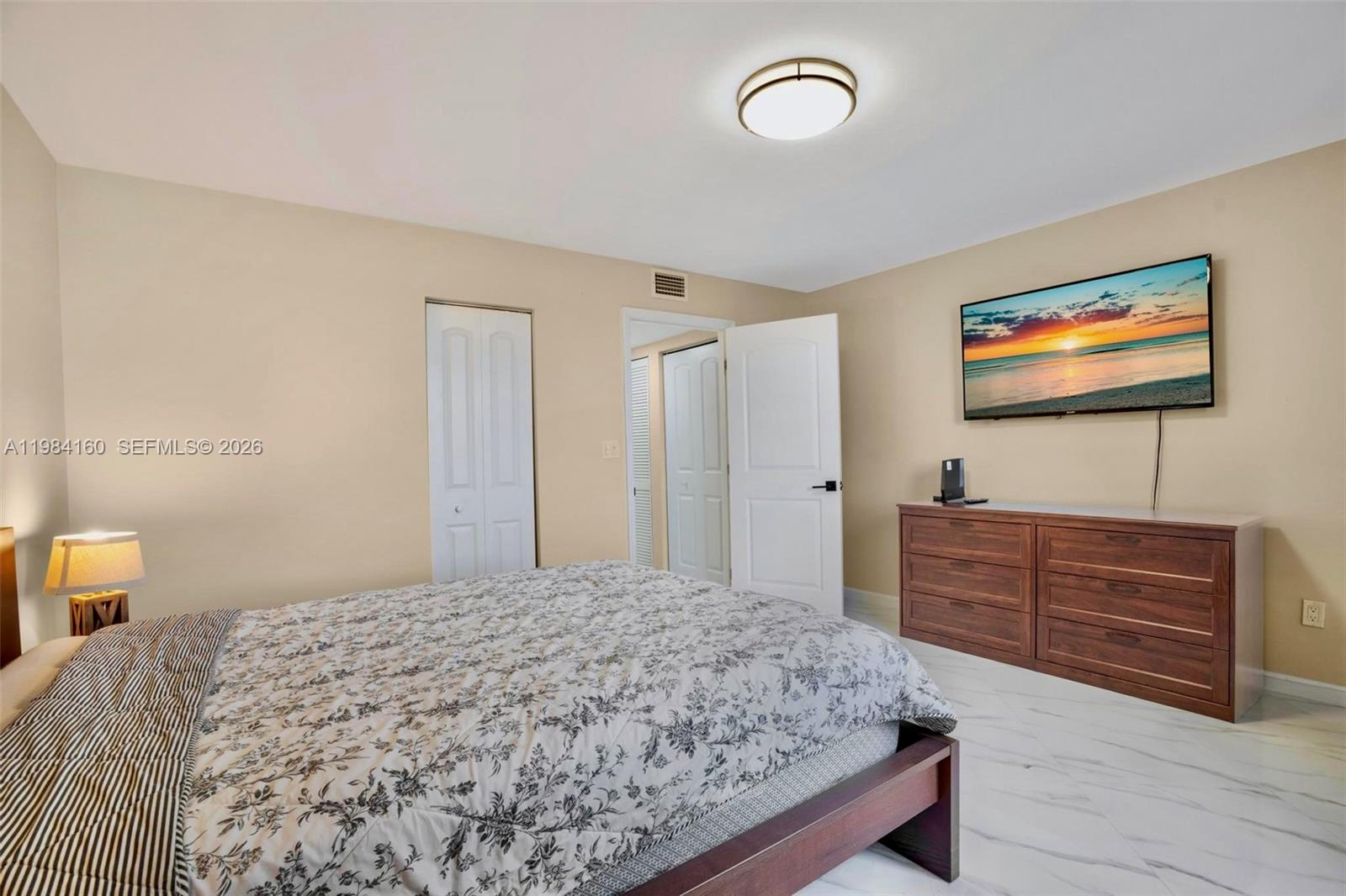 SUMMERTREE VILG CALIF CL - Residential