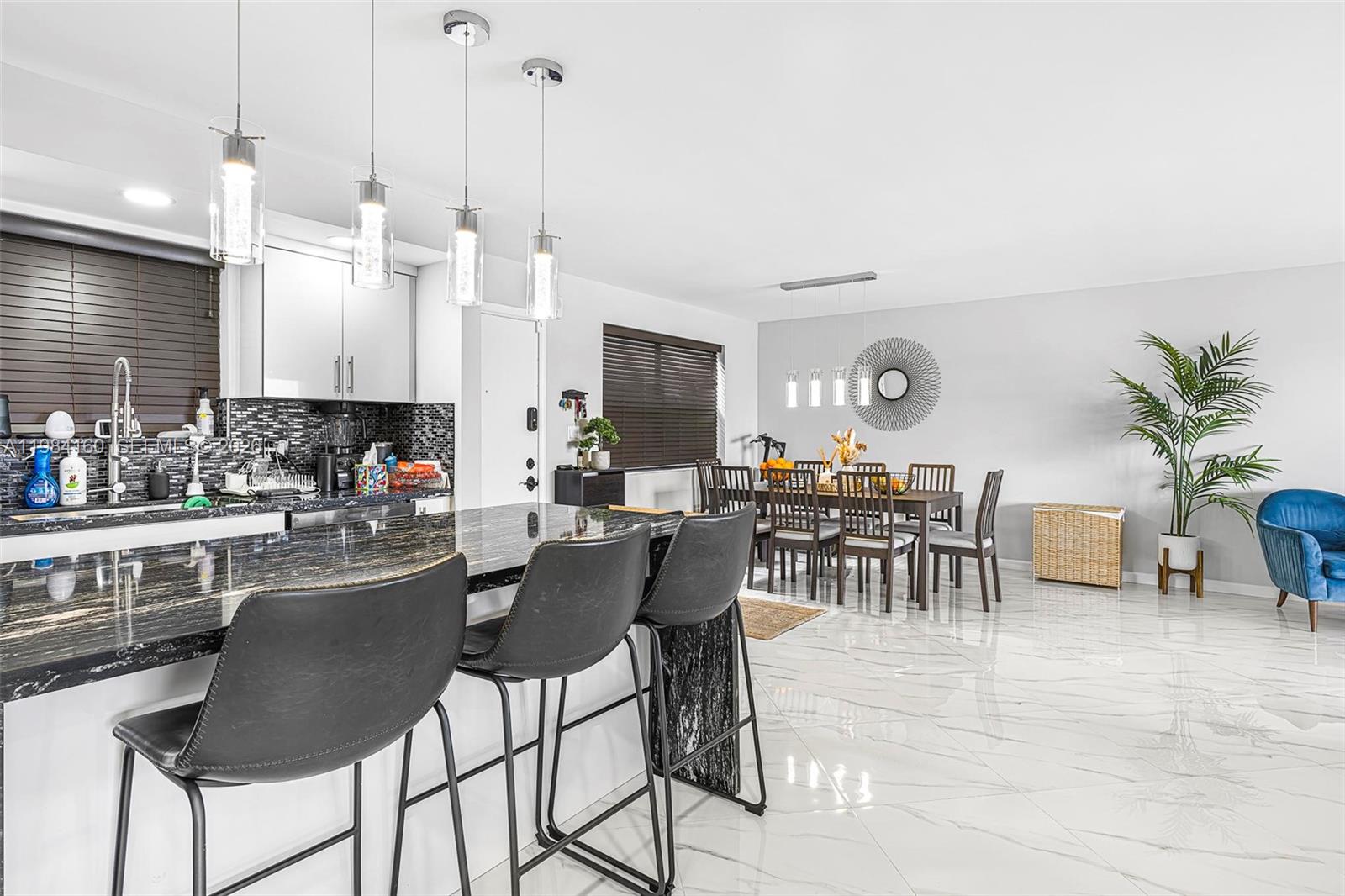 SUMMERTREE VILG CALIF CL - Residential