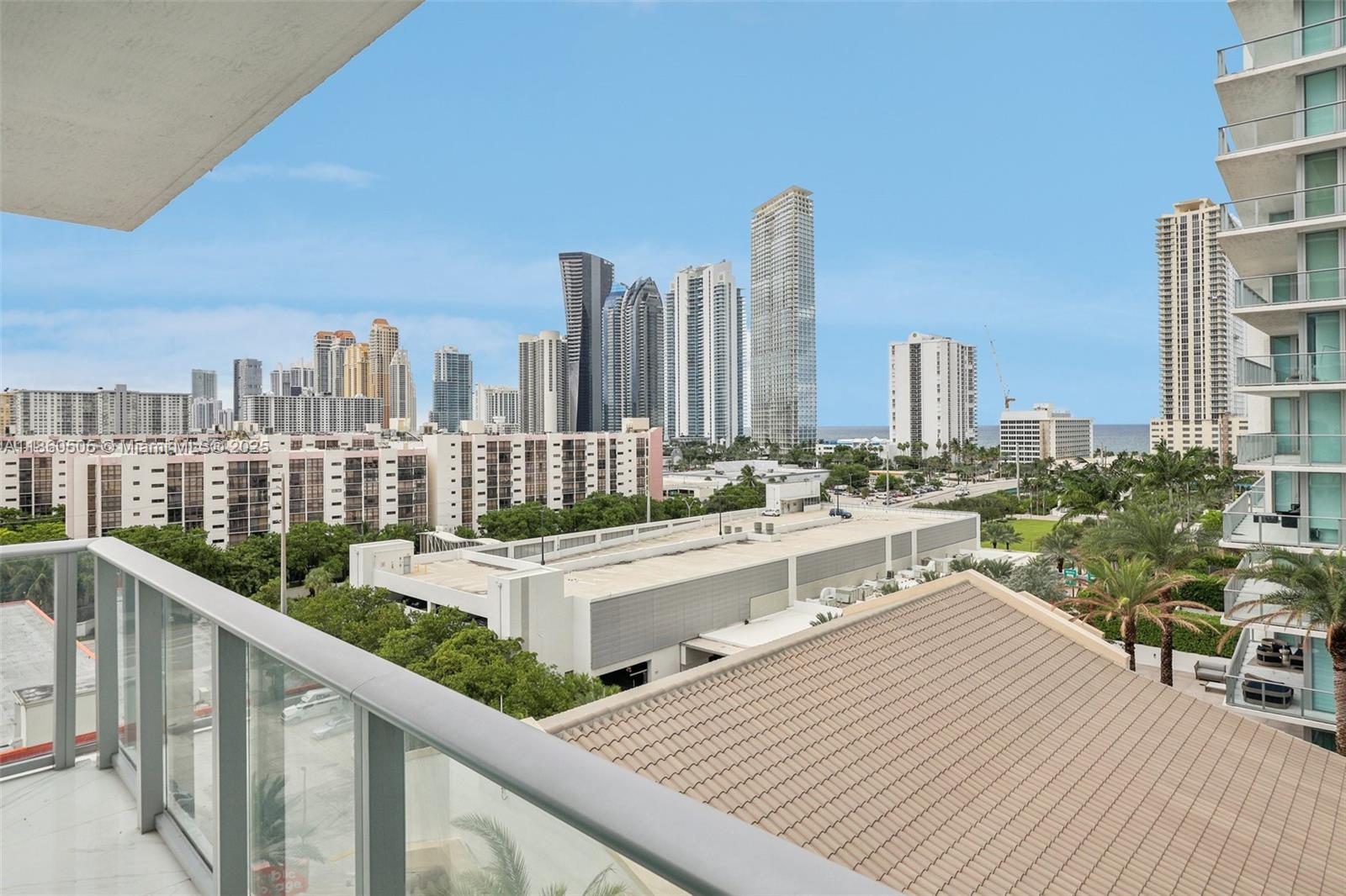PARQUE TOWERS CONDO - Residential
