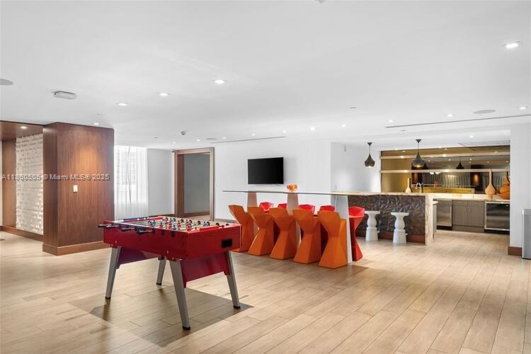 PARQUE TOWERS CONDO - Residential