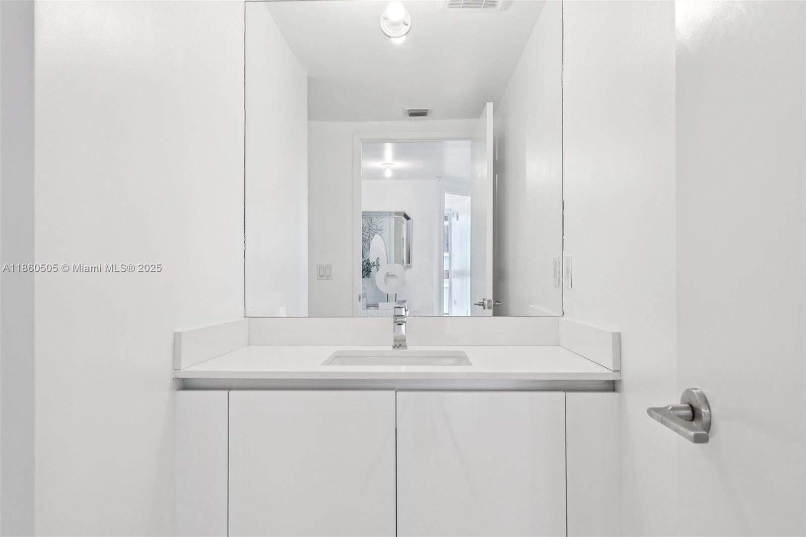 PARQUE TOWERS CONDO - Residential