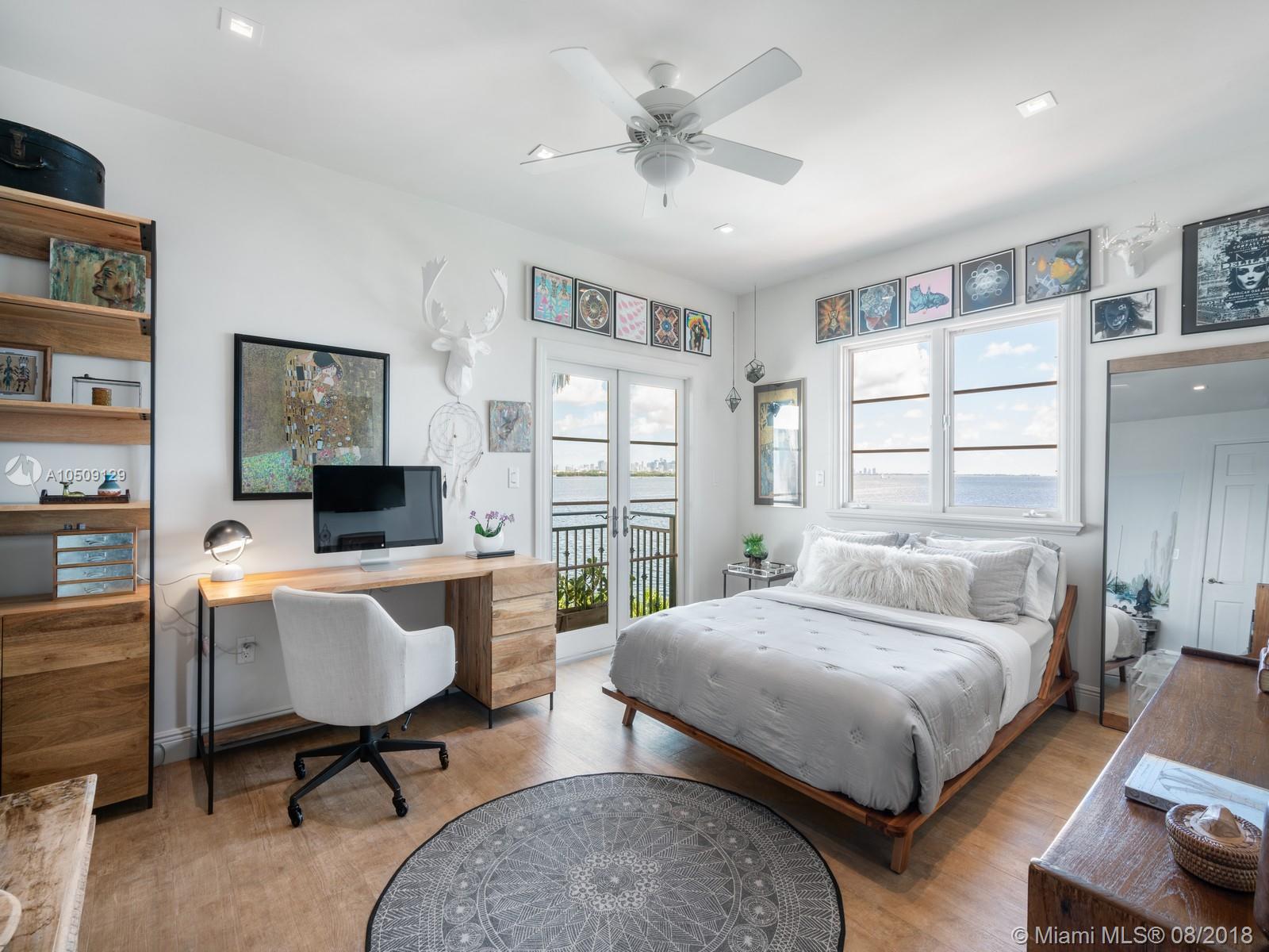 DAVIS TR - Residential