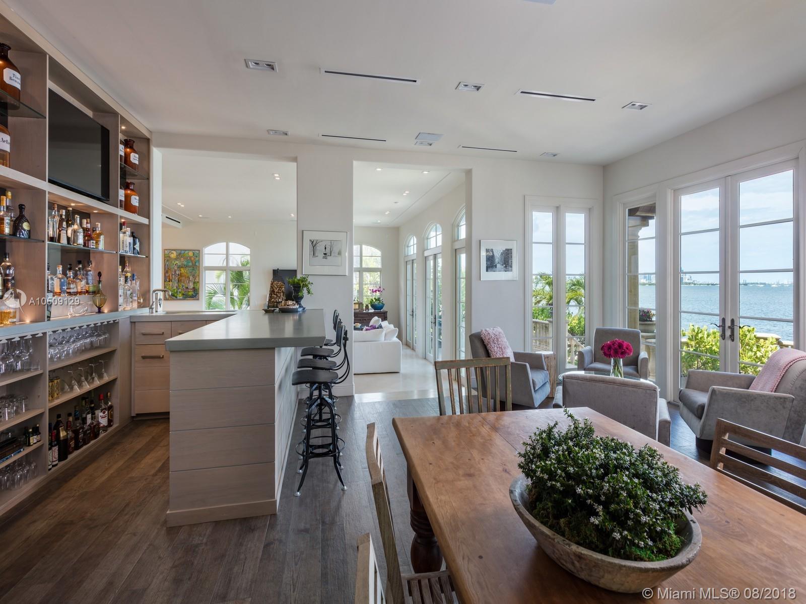 DAVIS TR - Residential