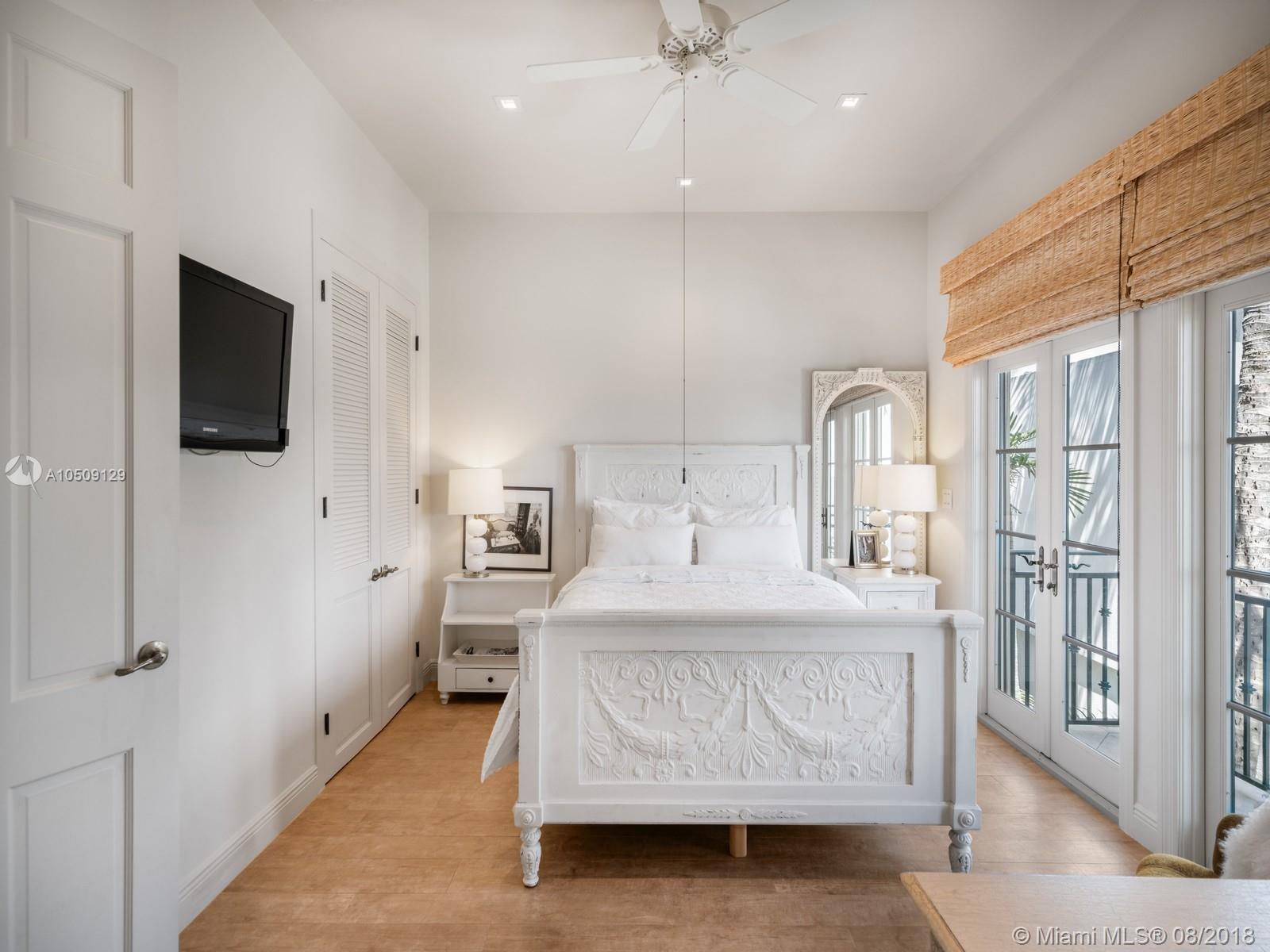 DAVIS TR - Residential