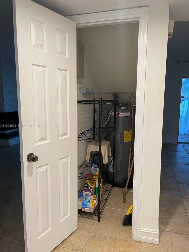 NO 2 PALM-AIRE COUNTRY CL - Residential Lease