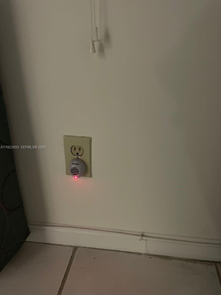 NO 2 PALM-AIRE COUNTRY CL - Residential Lease