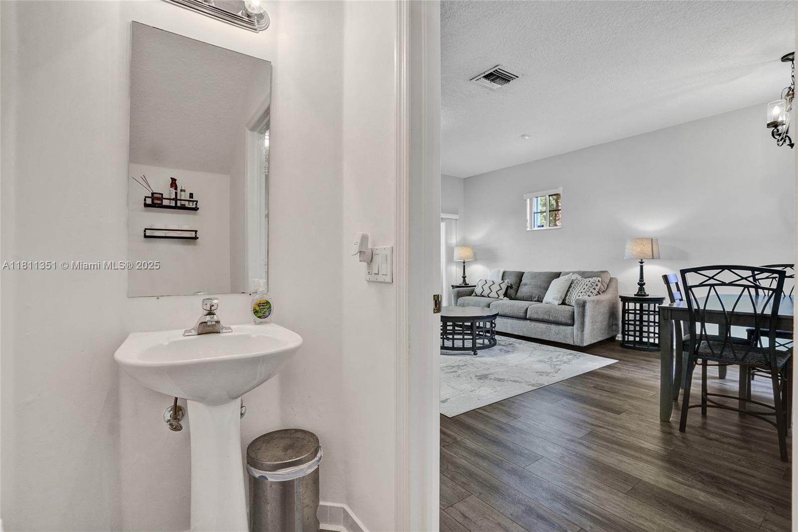 UNITED HOMES PLAT - Residential