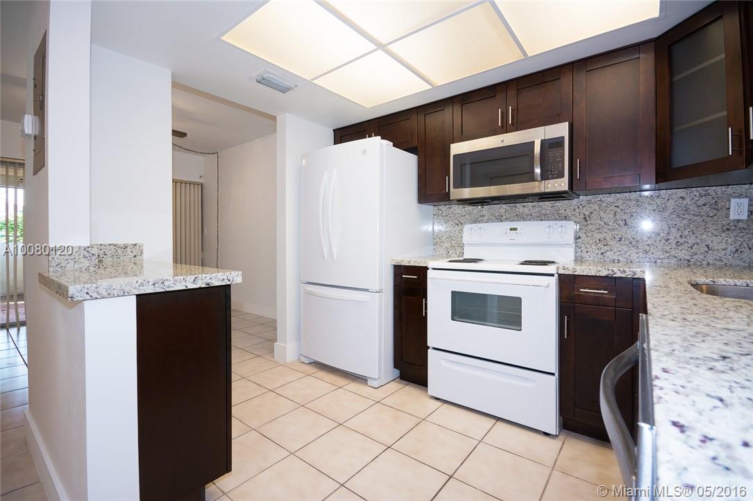 Fantastic 2 Bed/2.5 Bath Townhouse East of US 1 in Hollywood. Quiet courtyard entry to a spacious, super clean unit. Bright, Contemporary Kitchen with Granite Countertops. Split master bedrooms with beautiful contemporary bathroom finishes. Lots of closet space. Washer and Dryer in unit. 2 assigned parking spaces. ?Backyard patio great for BBQ. No Pet Restrictions. Close to Young Circle and many dining options on Hollywood Blvd. 5 min drive to the beach. Grocery stores and pharmacy close by.