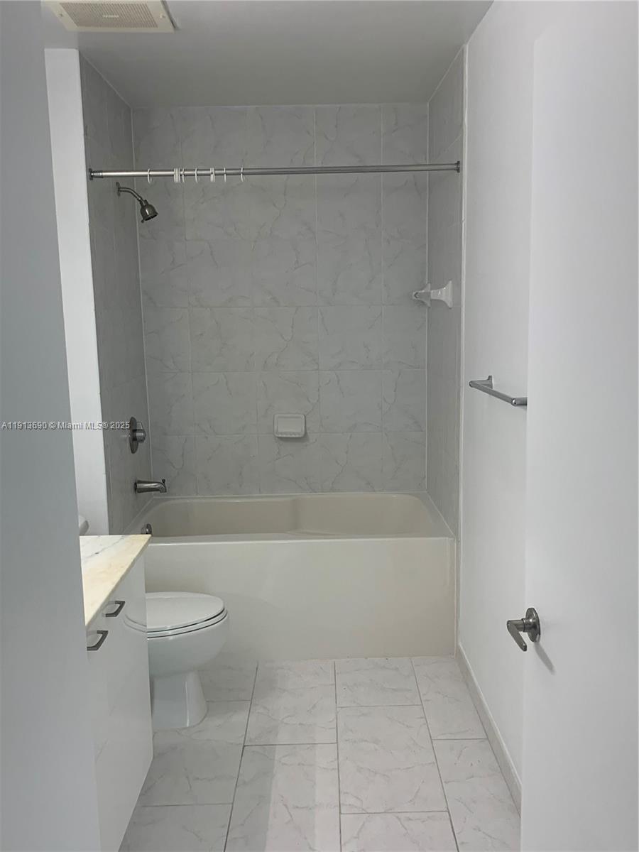 THE LOFT DOWNTOWN II COND - Residential Lease