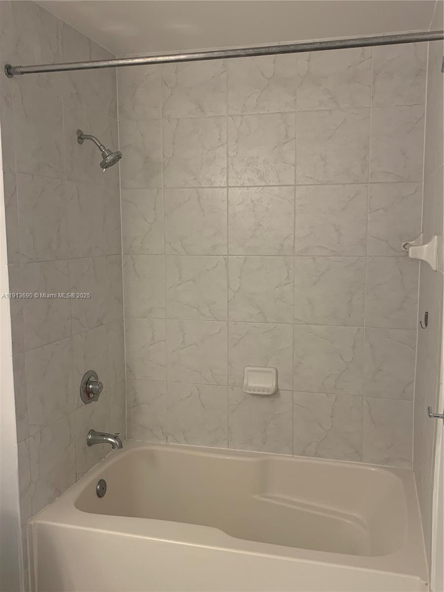 THE LOFT DOWNTOWN II COND - Residential Lease