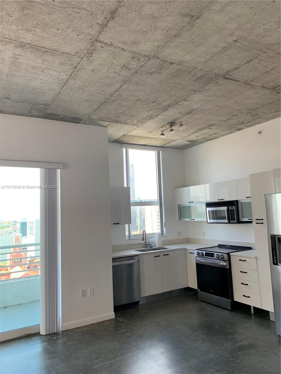 THE LOFT DOWNTOWN II COND - Residential Lease
