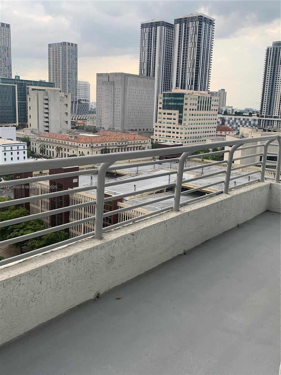 THE LOFT DOWNTOWN II COND - Residential Lease