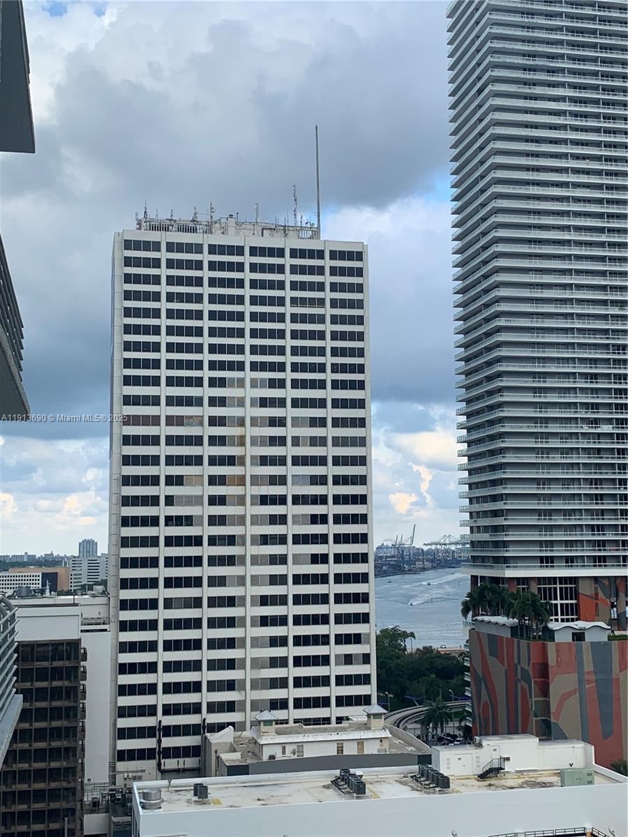 THE LOFT DOWNTOWN II COND - Residential Lease