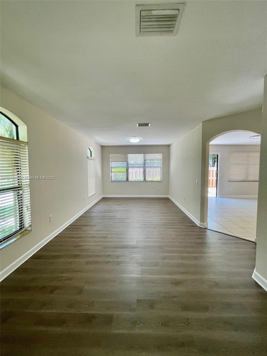 SILVER PALM EAST SECTION - Residential Lease