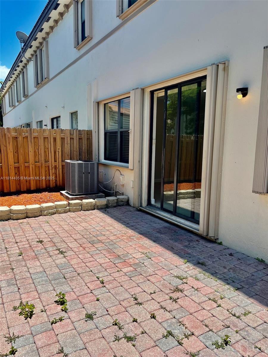 SILVER PALM EAST SECTION - Residential Lease