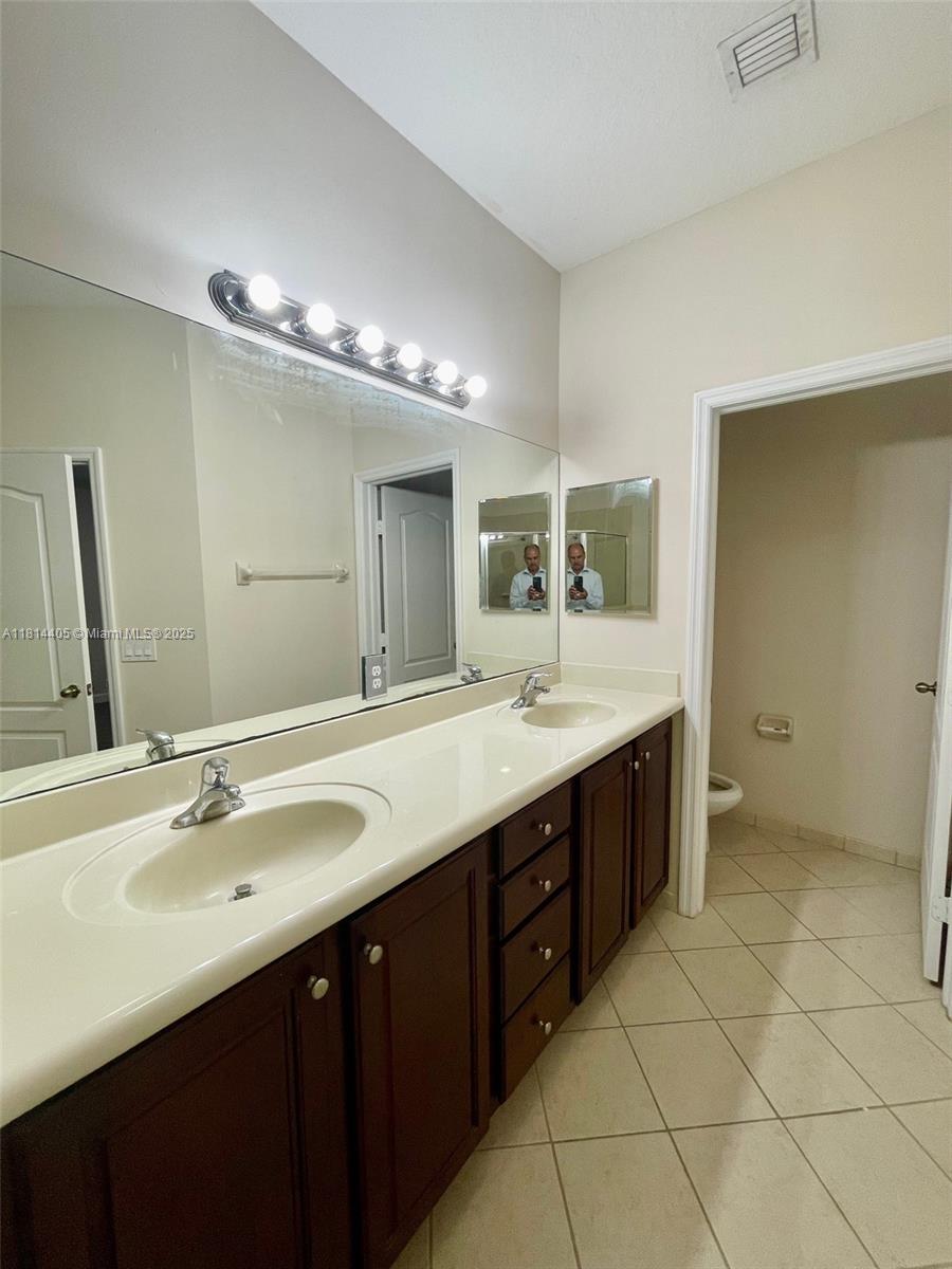 SILVER PALM EAST SECTION - Residential Lease