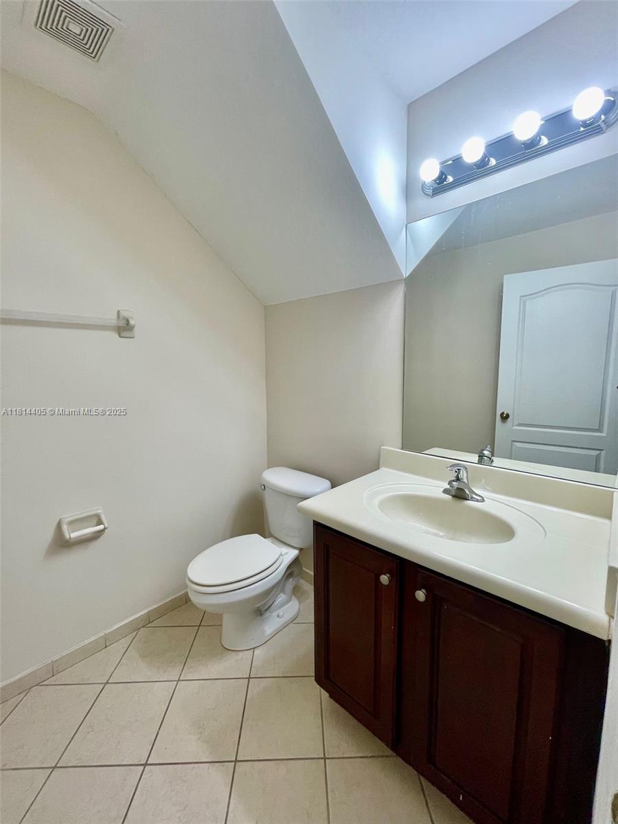 SILVER PALM EAST SECTION - Residential Lease
