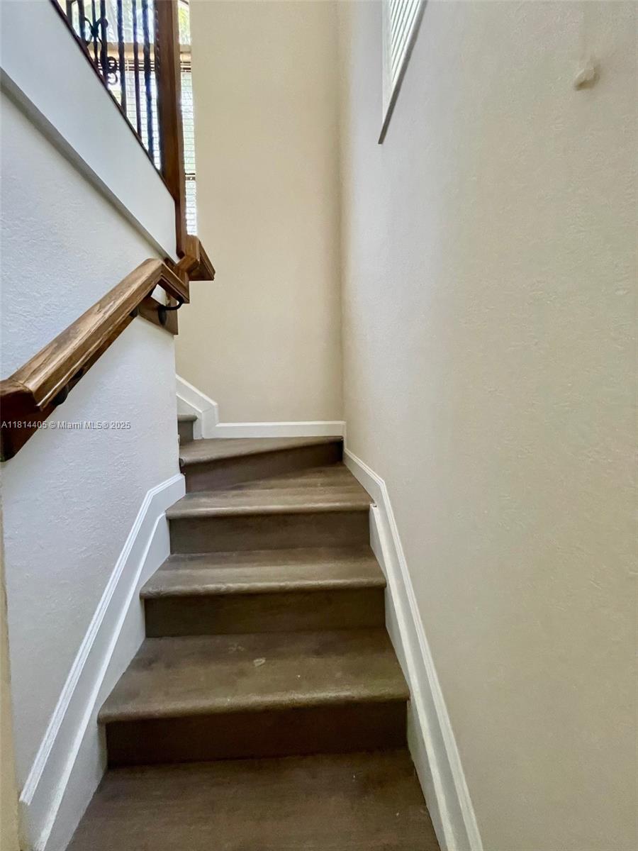 SILVER PALM EAST SECTION - Residential Lease