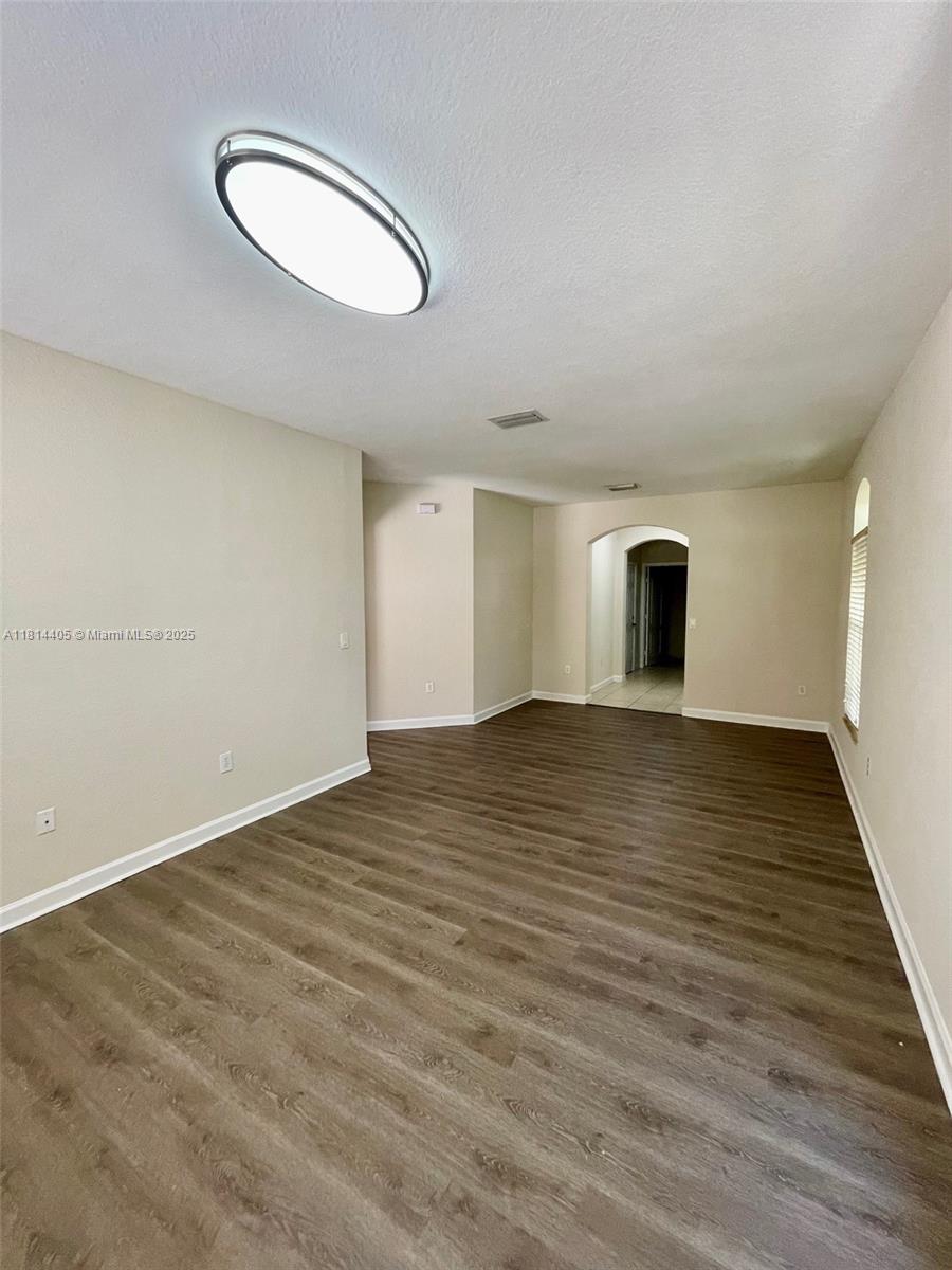 SILVER PALM EAST SECTION - Residential Lease