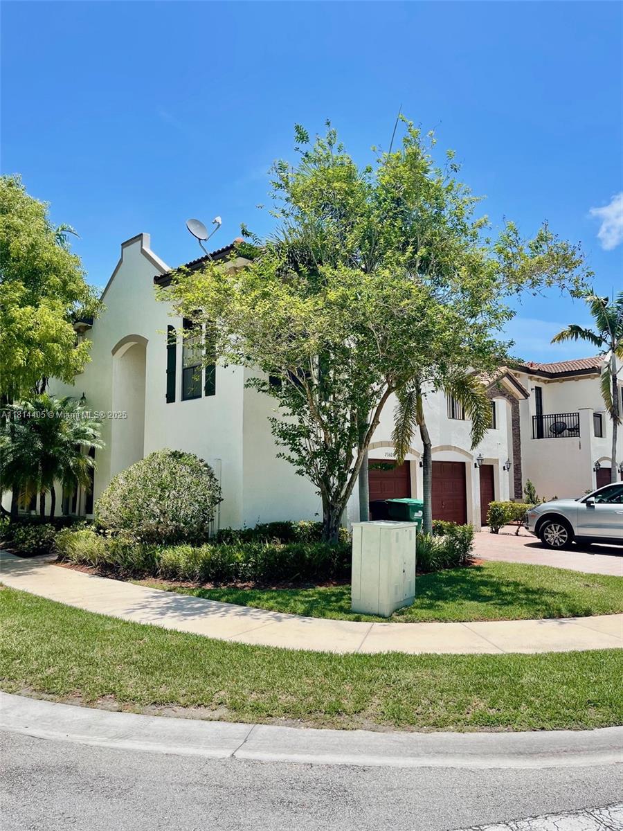 Rental Property at 23605 Sw 113th Pass 23605, Homestead, Miami-Dade County, Florida - Bedrooms: 4 
Bathrooms: 3  - $3,250 MO.