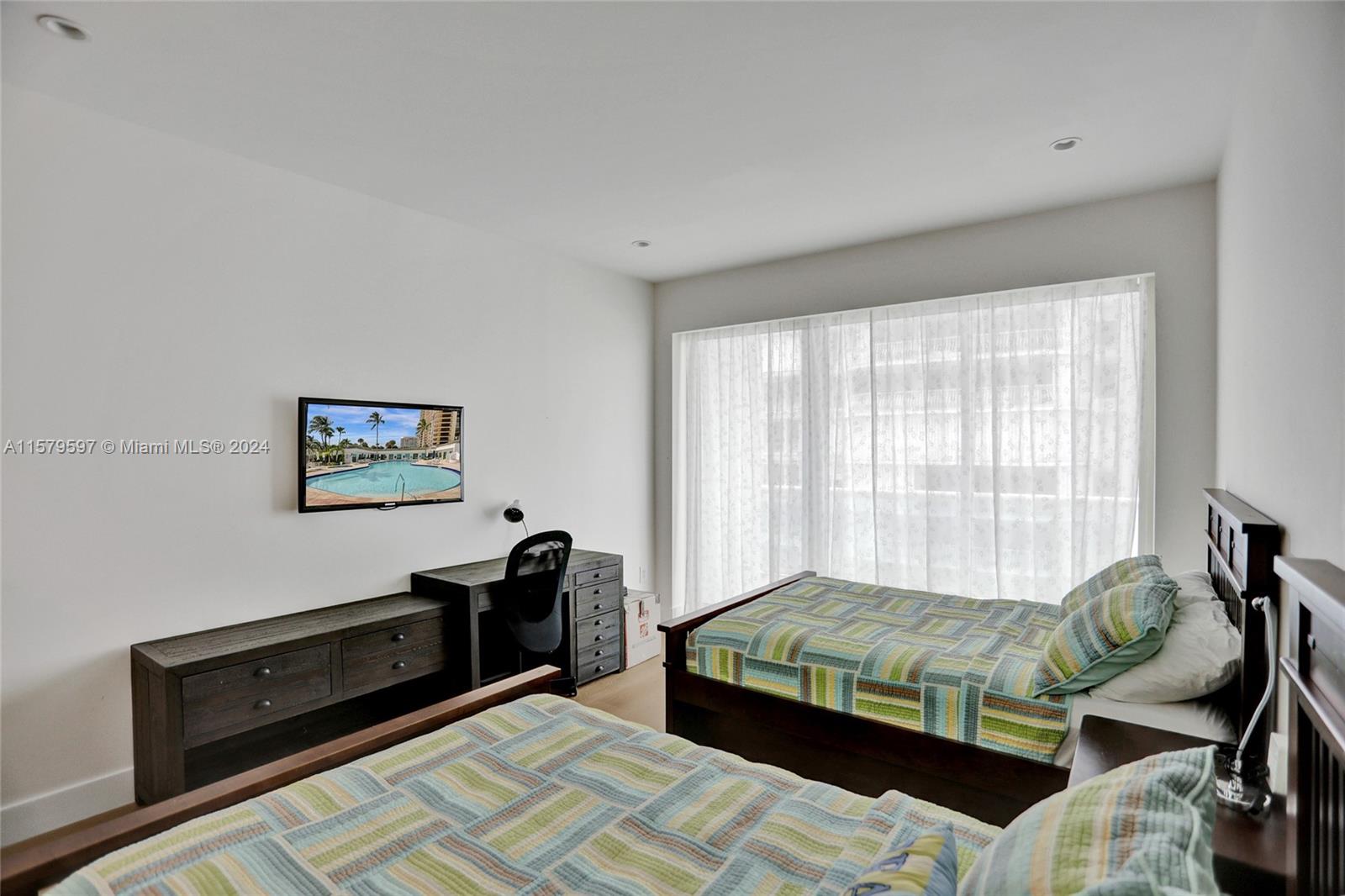 THE PALACE AT BAL HARBOUR - Residential Lease