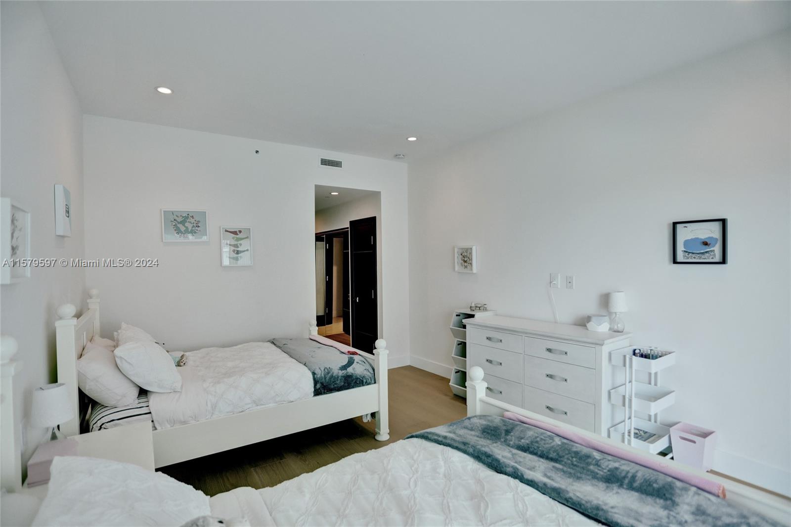 THE PALACE AT BAL HARBOUR - Residential Lease