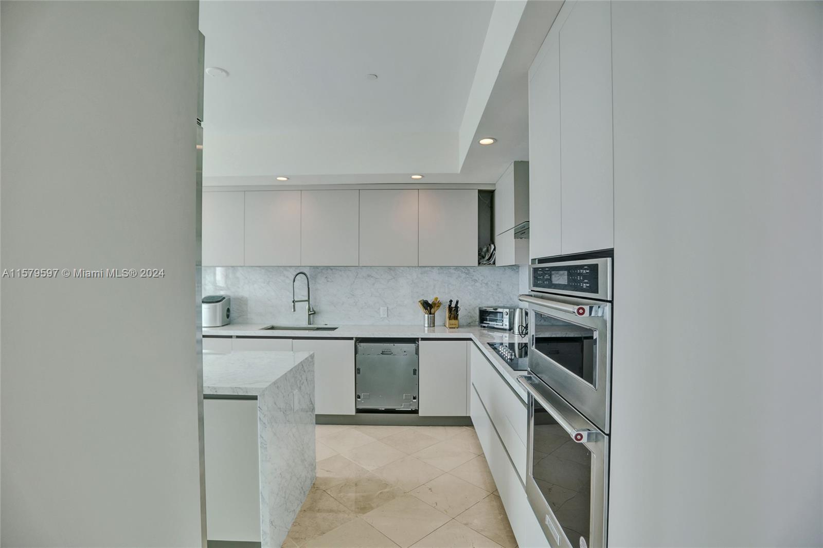 THE PALACE AT BAL HARBOUR - Residential Lease