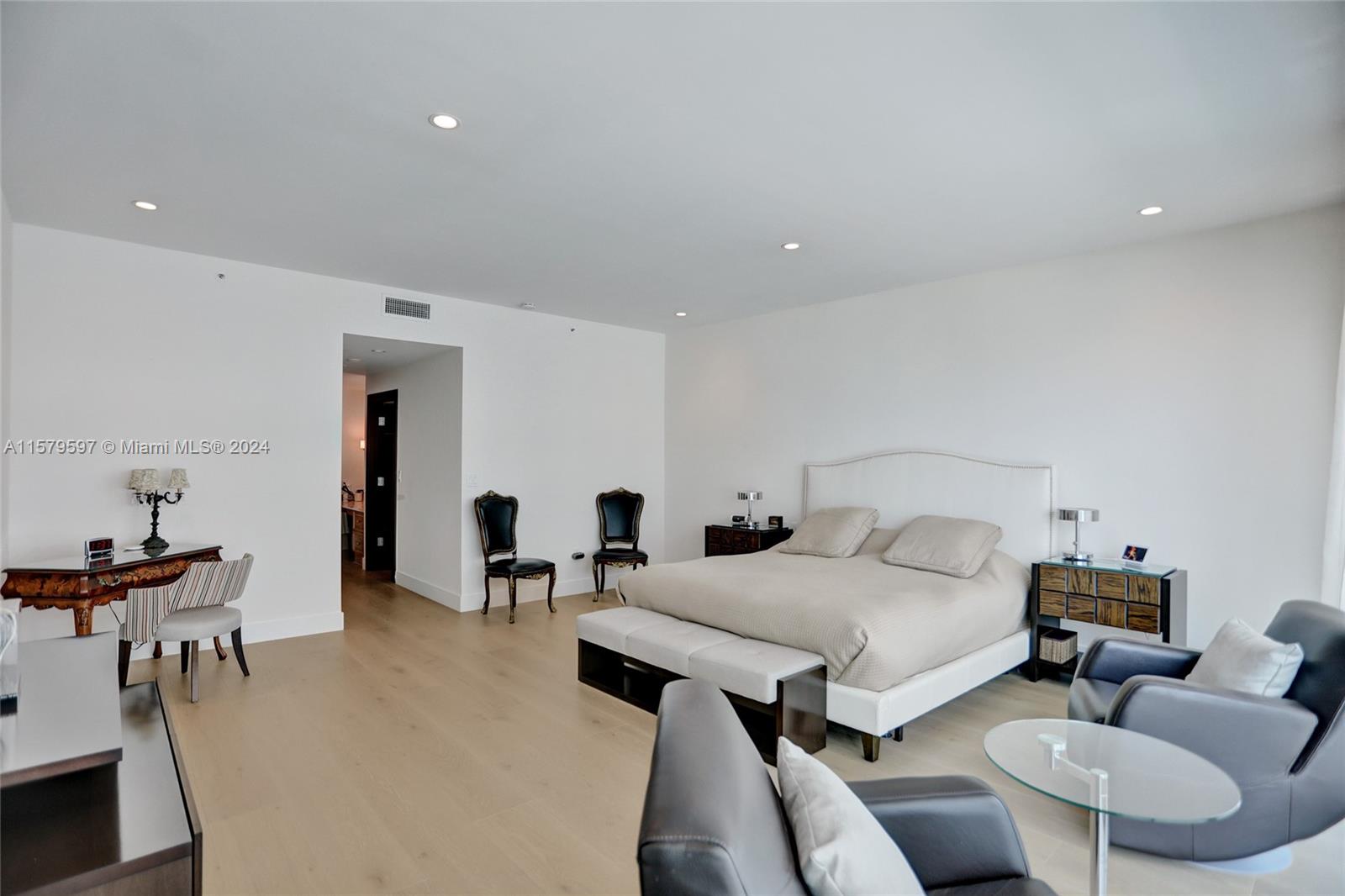 THE PALACE AT BAL HARBOUR - Residential Lease