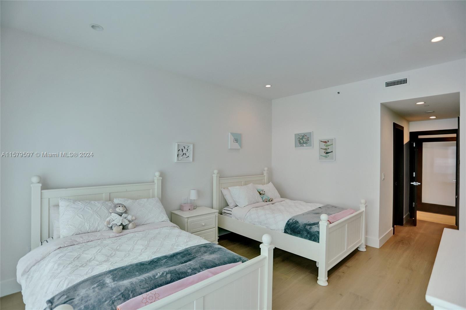 THE PALACE AT BAL HARBOUR - Residential Lease