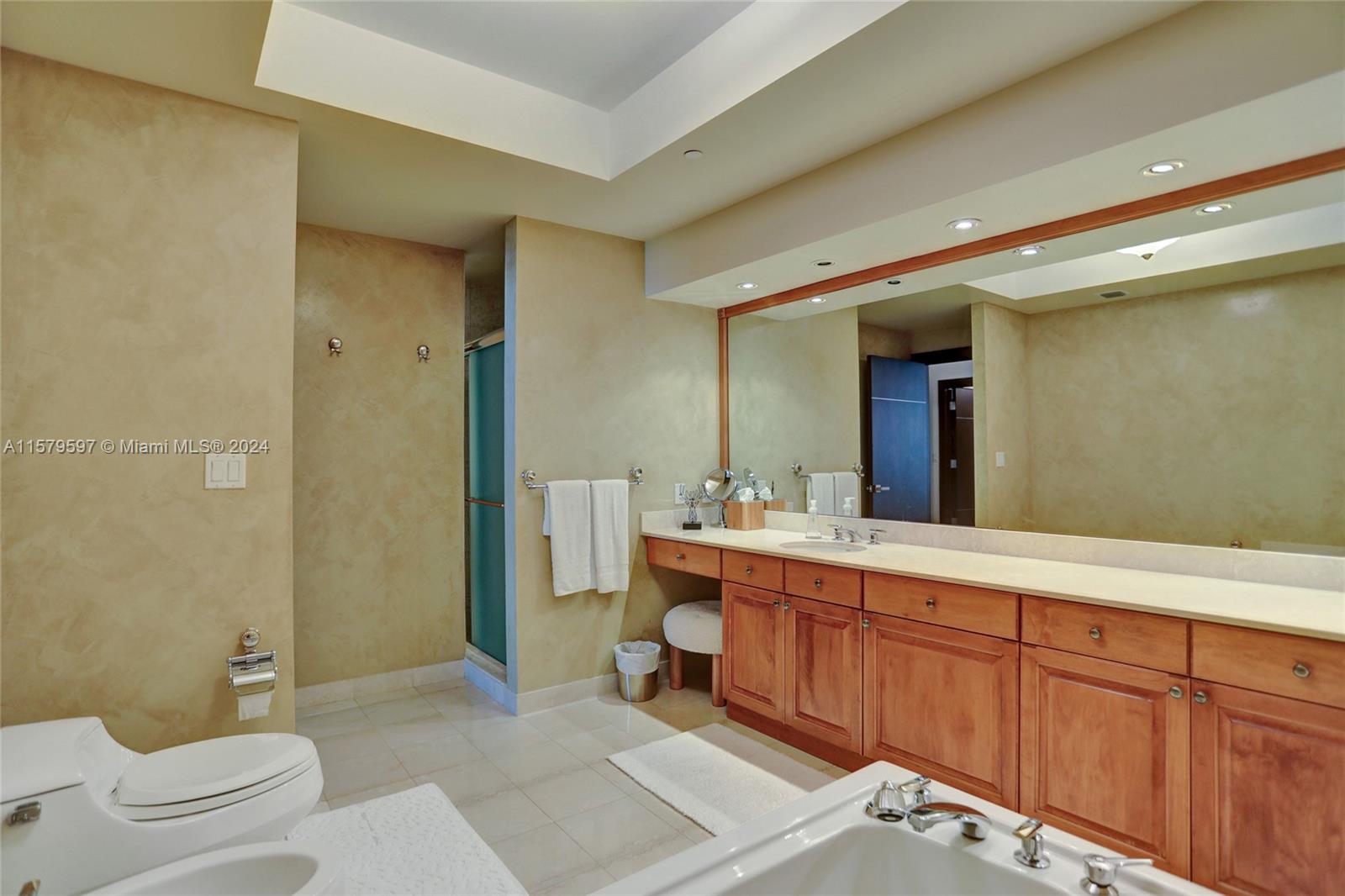 THE PALACE AT BAL HARBOUR - Residential Lease