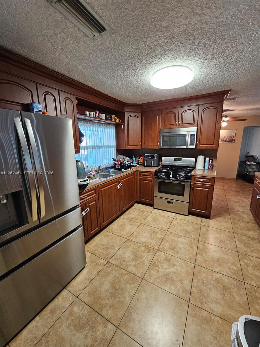 SUNRISE GOLF VILLAGE SEC - Residential