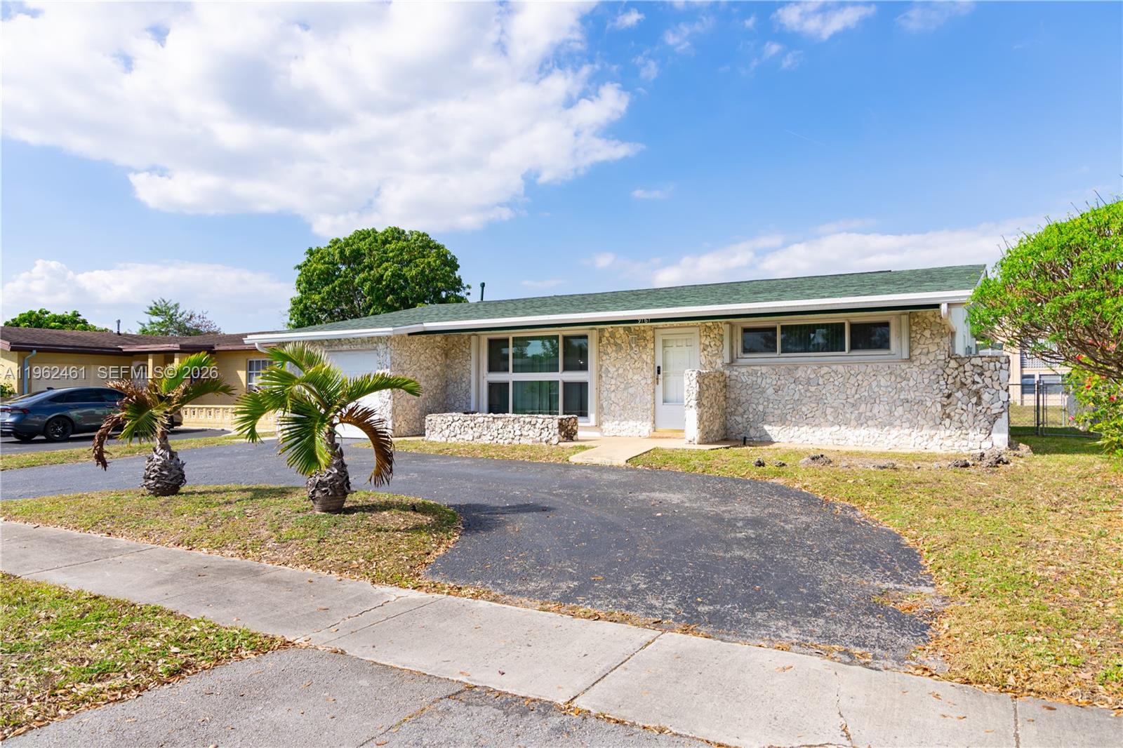 SUNRISE GOLF VILLAGE SEC - Residential