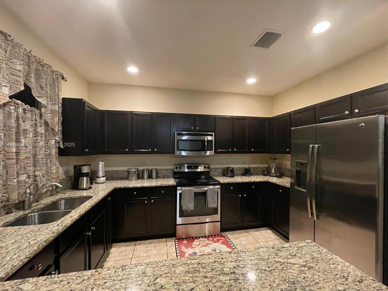 BELLAGIO - Residential Lease