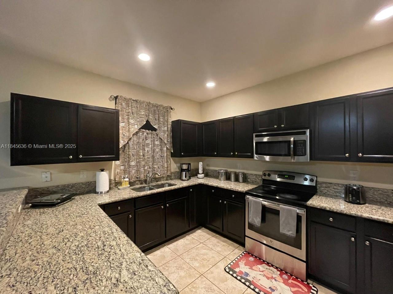 BELLAGIO - Residential Lease