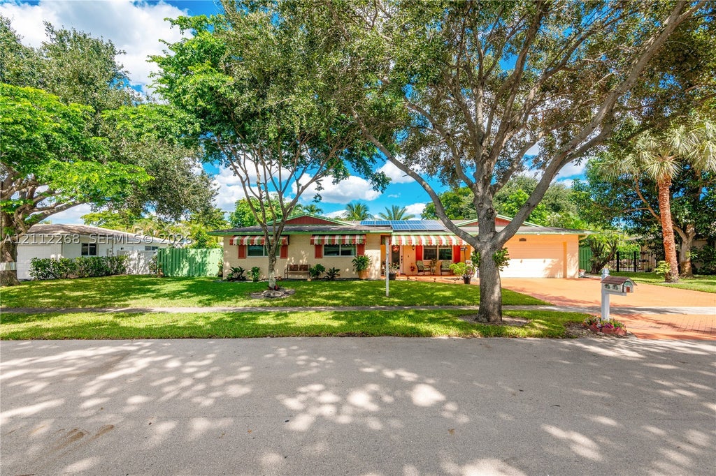 Photo of 5941 SW 16th Ct, Plantation, FL 33317 (MLS # A12112268)