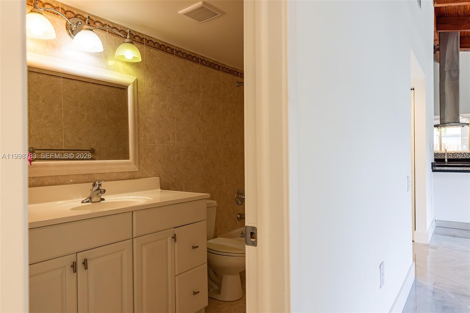 FIRST ADDN TO CALUSA CLUB - Residential