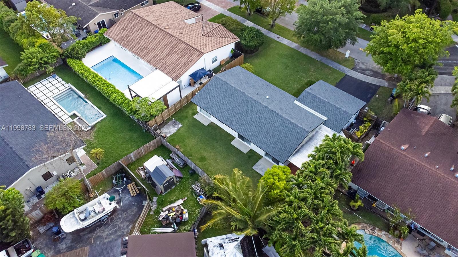 FIRST ADDN TO CALUSA CLUB - Residential