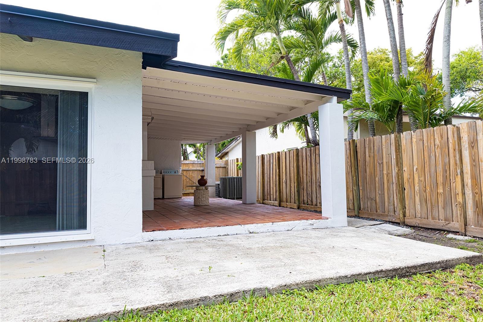 FIRST ADDN TO CALUSA CLUB - Residential
