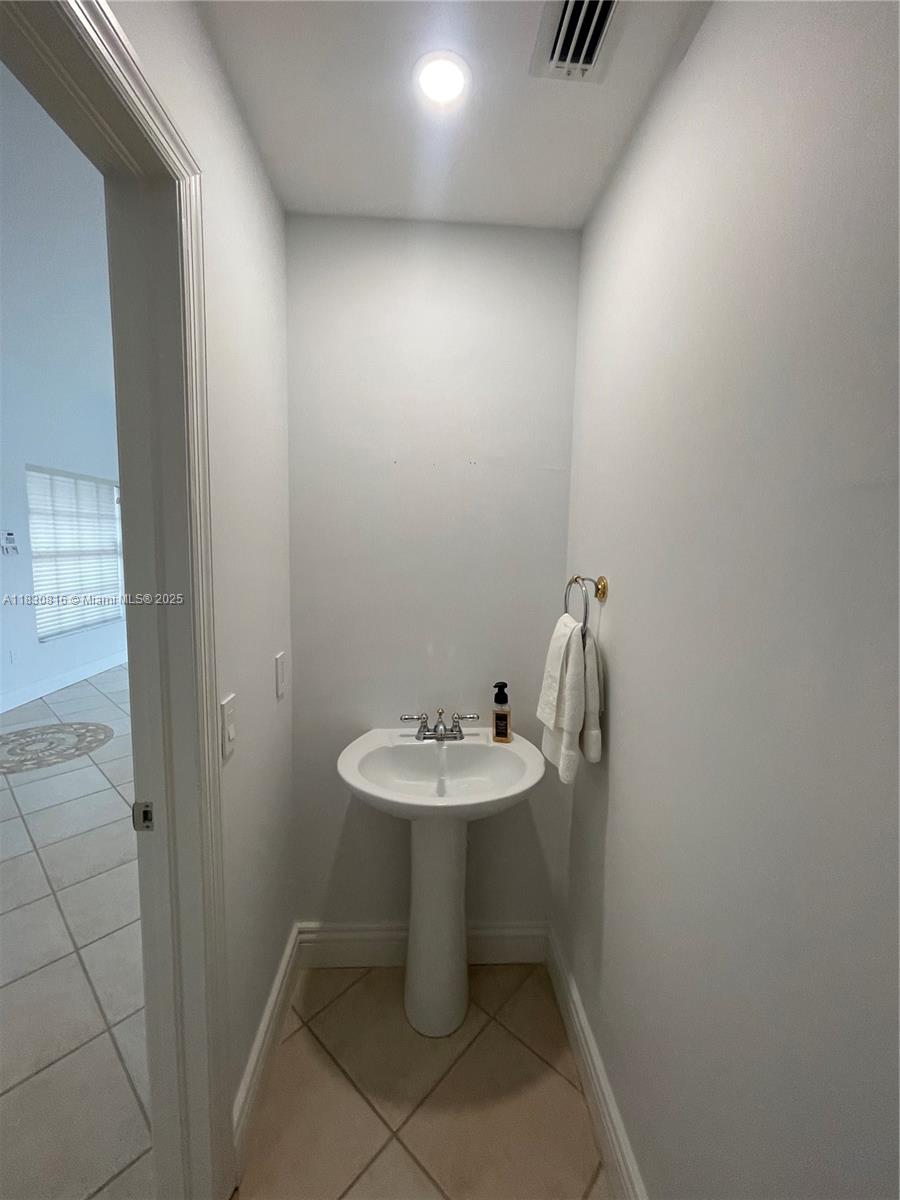 15241 SW 37th Ter 15241
