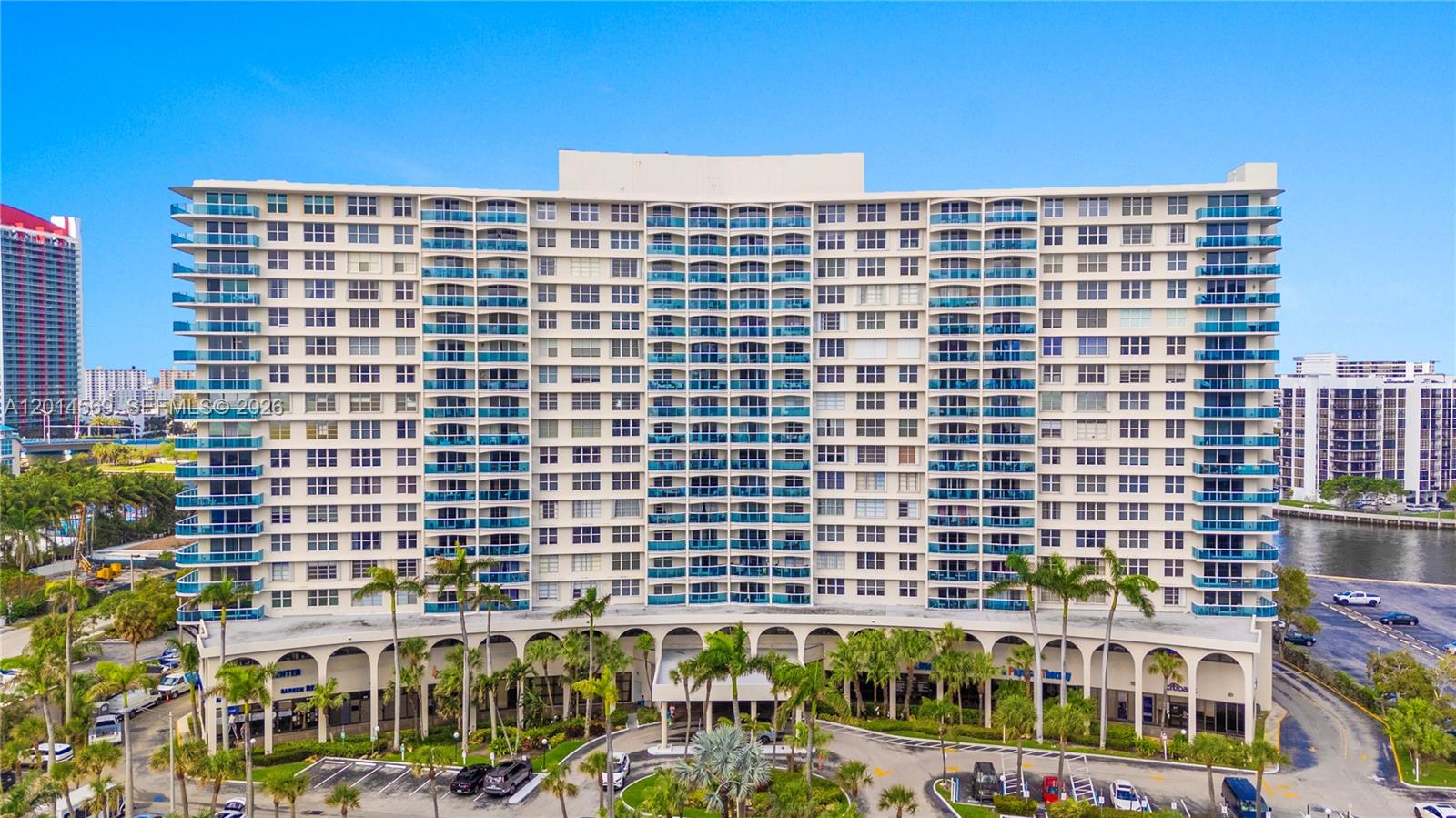 HALLMARK OF HOLLYWOOD CON - Residential