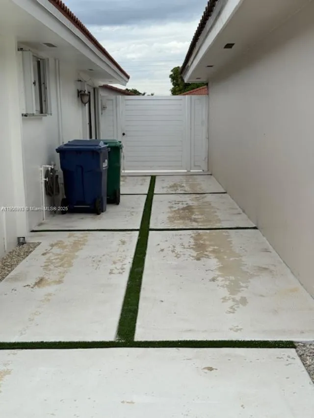 Miami, Florida 33184, United States, 3 Bedrooms Bedrooms, ,2 BathroomsBathrooms,Residential,Active,239466