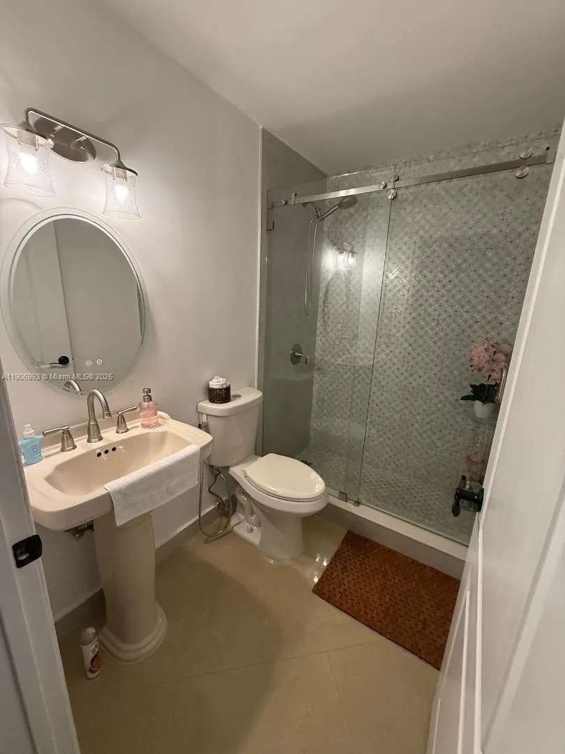 Miami, Florida 33184, United States, 3 Bedrooms Bedrooms, ,2 BathroomsBathrooms,Residential,Active,239466