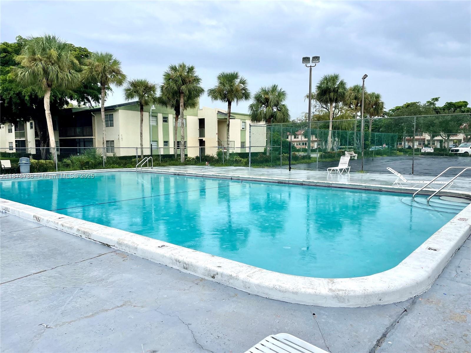 RAMBLEWOOD EAST CONDO - Residential