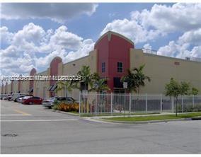 Location, Location, Warehouse in the heart of Doral, few blocks from 58 ST make this property perfect located.
1700 sq feet area with office and mezzanine, street level and garage door.